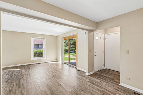 Tiny photo for 1760 BRISTOL Walk #B, Hoffman Estates, IL 60169 (MLS # 12773552)