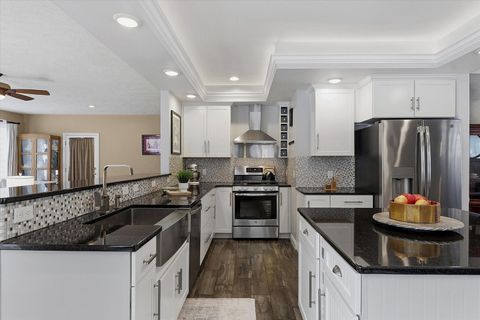 Tiny photo for 1307 Cross Creek Road, Mahomet, IL 61853 (MLS # 12628885)