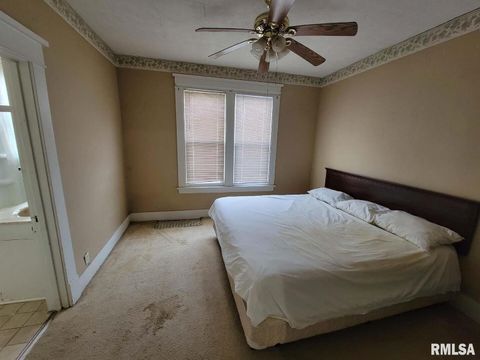 Tiny photo for 334 S LINCOLN Boulevard, Centralia, IL 62801 (MLS # EB460785)