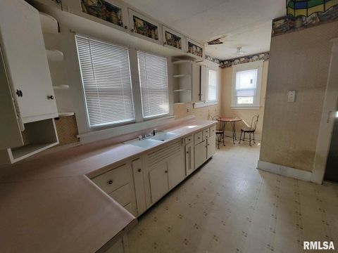 Tiny photo for 334 S LINCOLN Boulevard, Centralia, IL 62801 (MLS # EB460785)