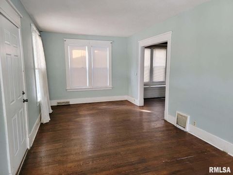 Tiny photo for 334 S LINCOLN Boulevard, Centralia, IL 62801 (MLS # EB460785)