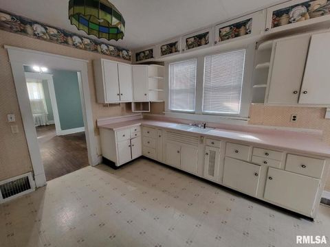 Tiny photo for 334 S LINCOLN Boulevard, Centralia, IL 62801 (MLS # EB460785)