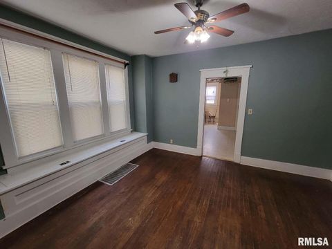 Tiny photo for 334 S LINCOLN Boulevard, Centralia, IL 62801 (MLS # EB460785)