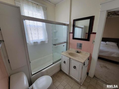 Tiny photo for 334 S LINCOLN Boulevard, Centralia, IL 62801 (MLS # EB460785)