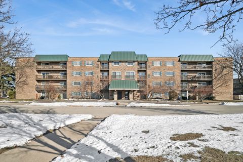 Photo of 675 Grove Terrace #208, Elk Grove Village, IL 60007 (MLS # 12534183)