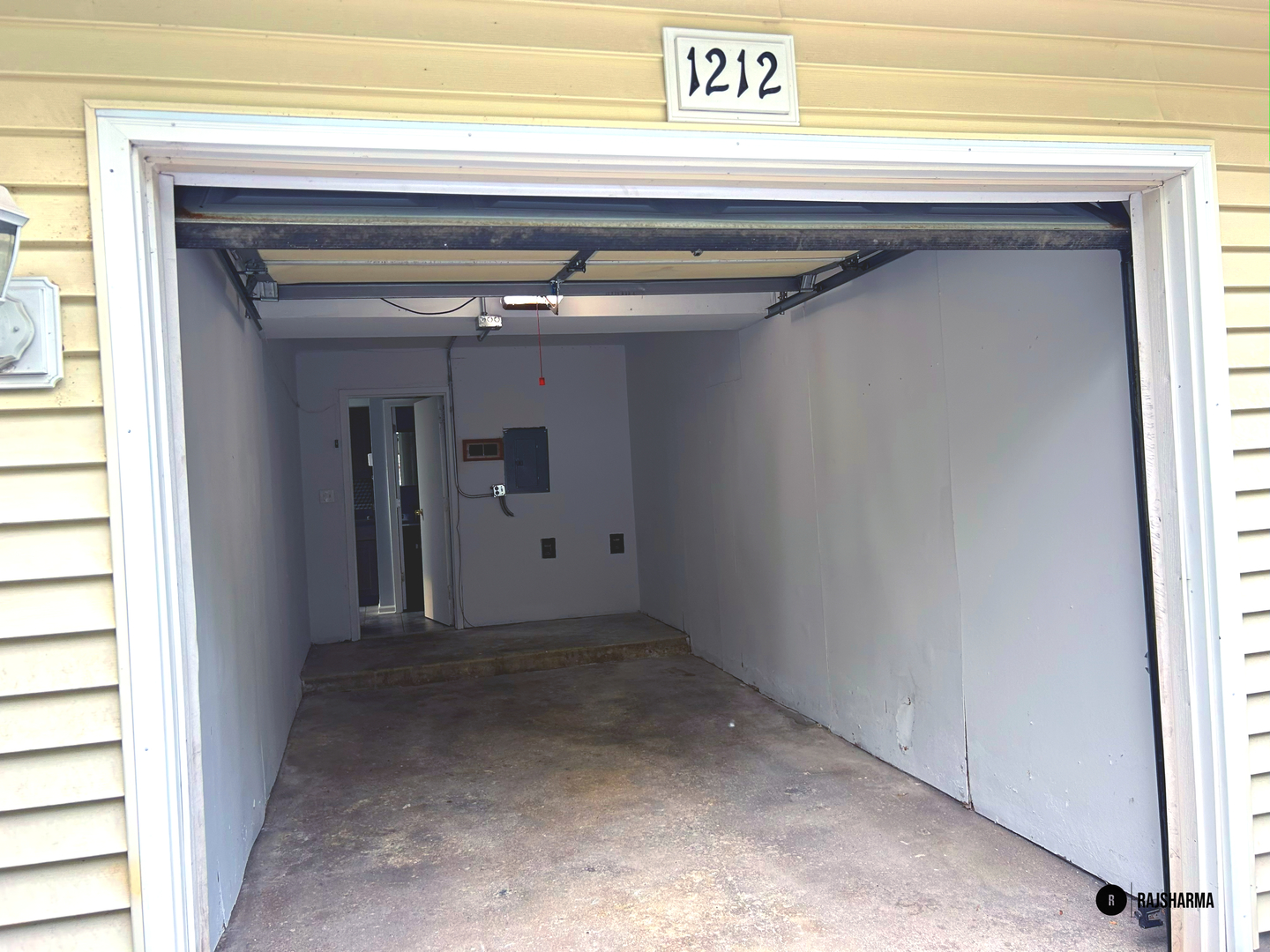 1212 Thyne Court 29C