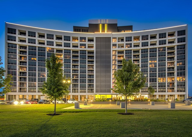 Photo 1 of 18 — 3400 W Stonegate Boulevard 1105, Arlington Heights, IL 60005