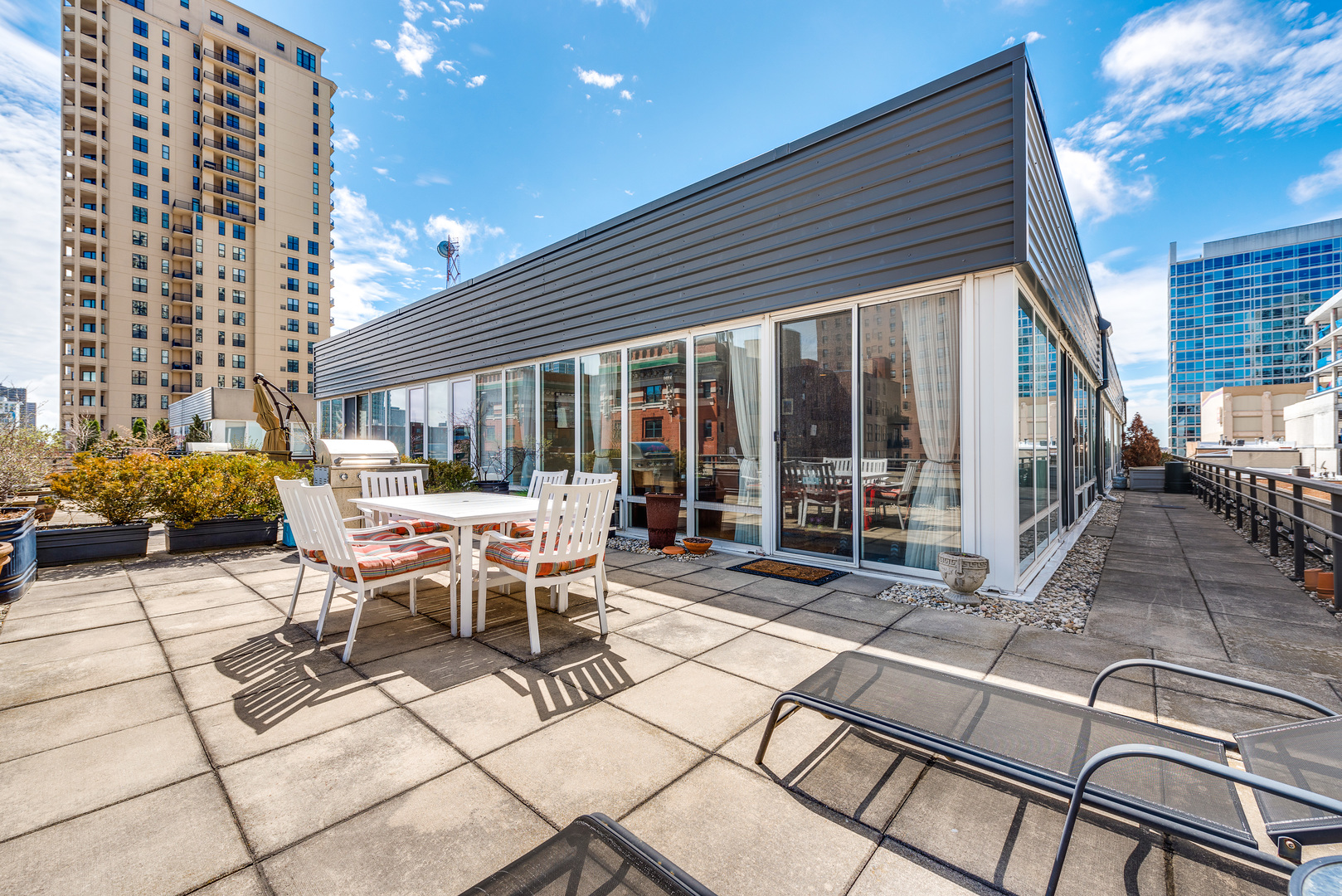 1430 S MICHIGAN Avenue PH2
