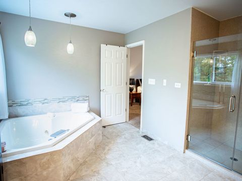 Tiny photo for 17945 W Pond Ridge Circle, Gurnee, IL 60031 (MLS # 12570472)