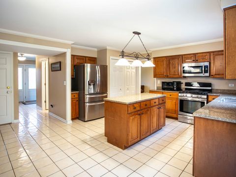 Tiny photo for 17945 W Pond Ridge Circle, Gurnee, IL 60031 (MLS # 12570472)