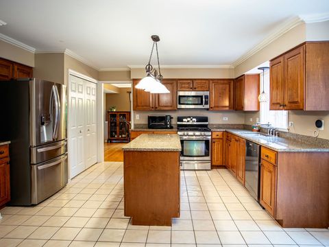 Tiny photo for 17945 W Pond Ridge Circle, Gurnee, IL 60031 (MLS # 12570472)