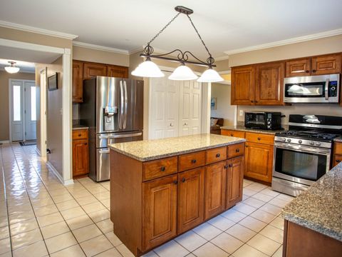 Tiny photo for 17945 W Pond Ridge Circle, Gurnee, IL 60031 (MLS # 12570472)
