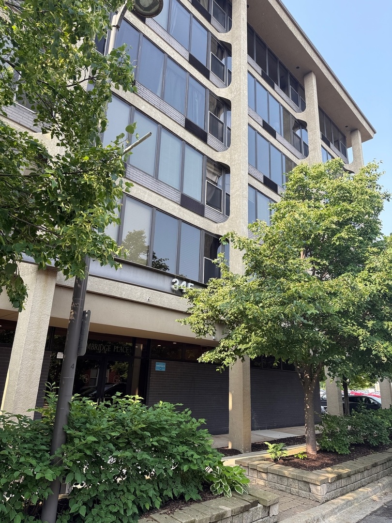 345 E Eastgate Place 505
