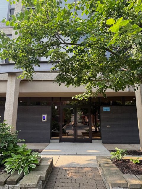 345 E Eastgate Place 505 Chicago IL 60616