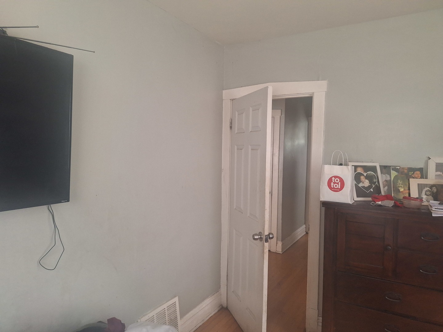 9351 S Manistee Avenue