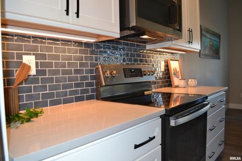 Tiny photo for 4605 BELLEVUE Drive, Springfield, IL 62711 (MLS # 12539116)