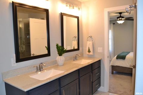 Tiny photo for 4605 BELLEVUE Drive, Springfield, IL 62711 (MLS # 12539116)