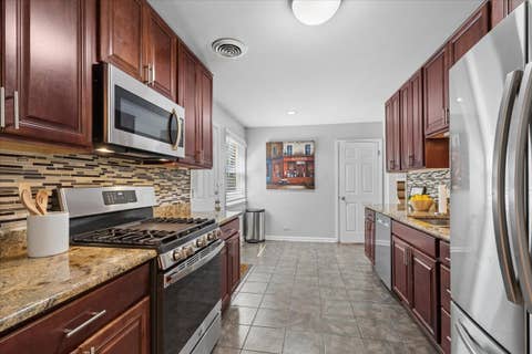 Tiny photo for 552 Burton Avenue, Highland Park, IL 60035 (MLS # 12728137)