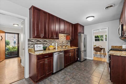 Tiny photo for 552 Burton Avenue, Highland Park, IL 60035 (MLS # 12728137)