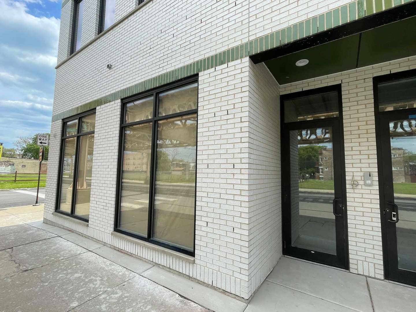 6302 S Champlain Avenue 2 - Photo 3