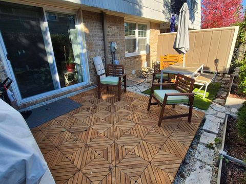 Tiny photo for 643 Burgundy Court #B, Elk Grove Village, IL 60007 (MLS # 12512067)