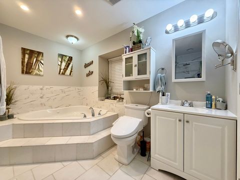 Tiny photo for 643 Burgundy Court #B, Elk Grove Village, IL 60007 (MLS # 12512067)