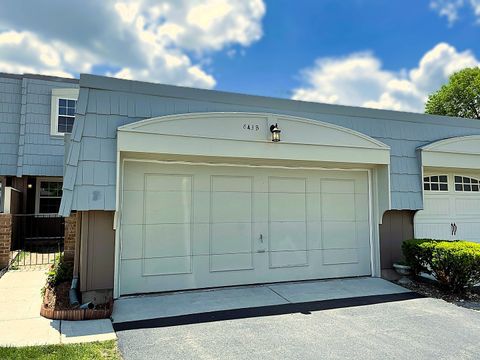 Photo of 643 Burgundy Court #B, Elk Grove Village, IL 60007 (MLS # 12512067)