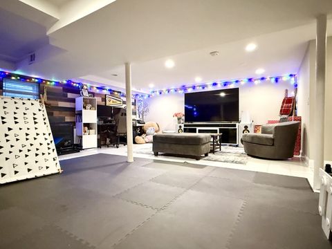 Tiny photo for 643 Burgundy Court #B, Elk Grove Village, IL 60007 (MLS # 12512067)