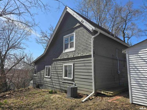 Tiny photo for 616 E 6TH Street, Davenport, IA 52803 (MLS # QC4261780)