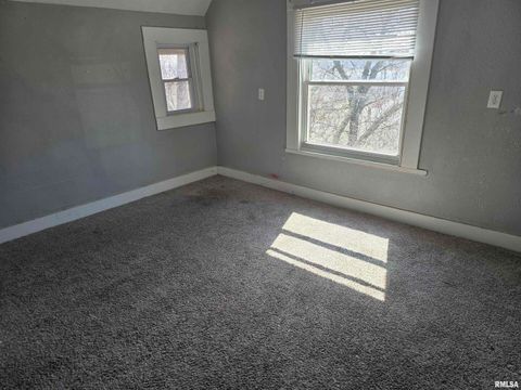 Tiny photo for 616 E 6TH Street, Davenport, IA 52803 (MLS # QC4261780)