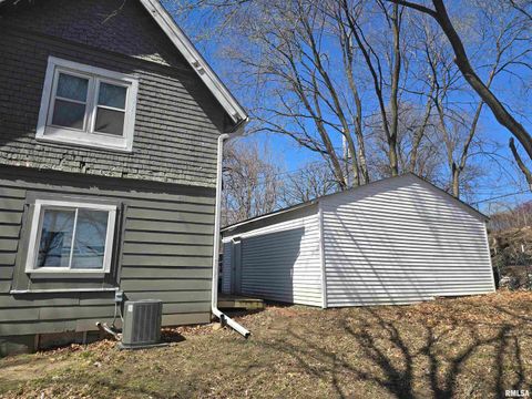 Tiny photo for 616 E 6TH Street, Davenport, IA 52803 (MLS # QC4261780)