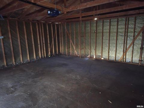 Tiny photo for 616 E 6TH Street, Davenport, IA 52803 (MLS # QC4261780)