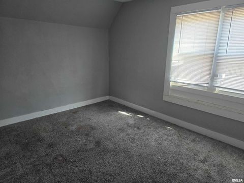 Tiny photo for 616 E 6TH Street, Davenport, IA 52803 (MLS # QC4261780)