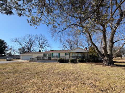 Photo of 2105 County Road 900, Champaign, IL 61822 (MLS # 12556262)
