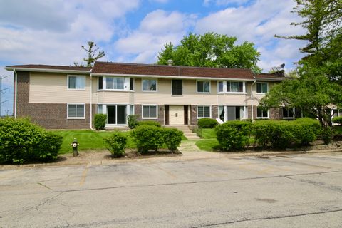 Photo of 3012 Roberts Drive #5, Woodridge, IL 60517 (MLS # 12634846)