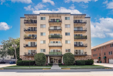 Photo of 7314 Randolph Street #5B, Forest Park, IL 60130 (MLS # 12772625)
