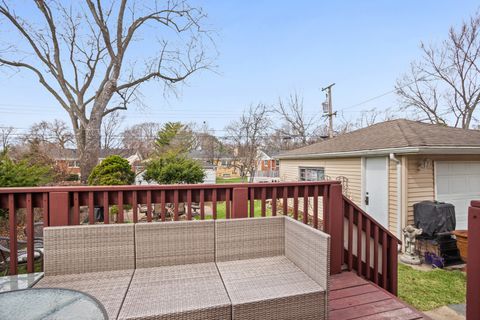Tiny photo for 420 Radcliffe Avenue, Des Plaines, IL 60016 (MLS # 12602123)