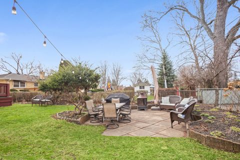 Tiny photo for 420 Radcliffe Avenue, Des Plaines, IL 60016 (MLS # 12602123)