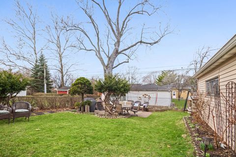 Tiny photo for 420 Radcliffe Avenue, Des Plaines, IL 60016 (MLS # 12602123)