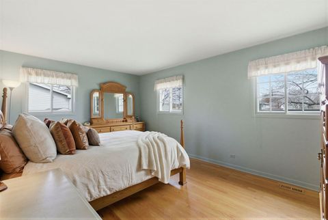 Tiny photo for 728 N Stark Drive, Palatine, IL 60074 (MLS # 12616299)