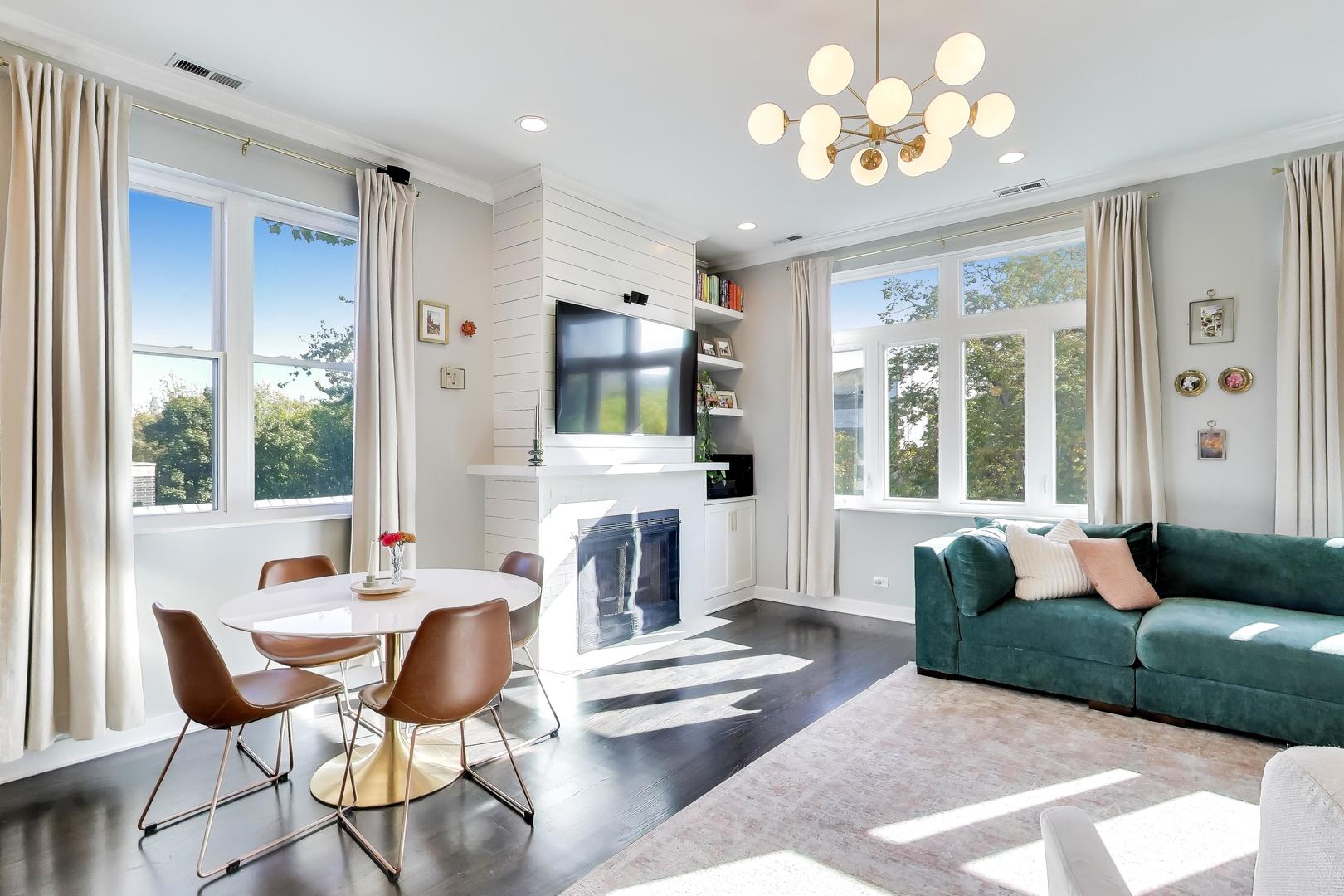 2134 W Crystal Street 3