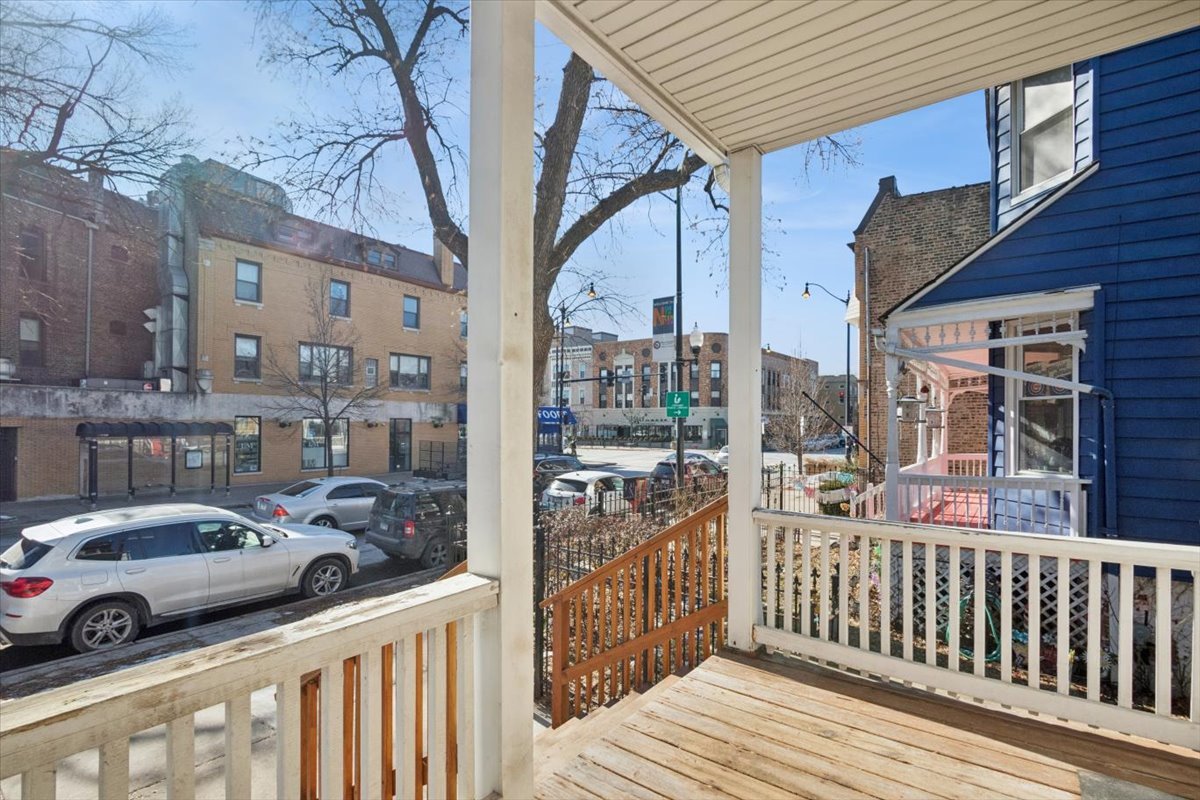 2144 W Montrose Avenue 2