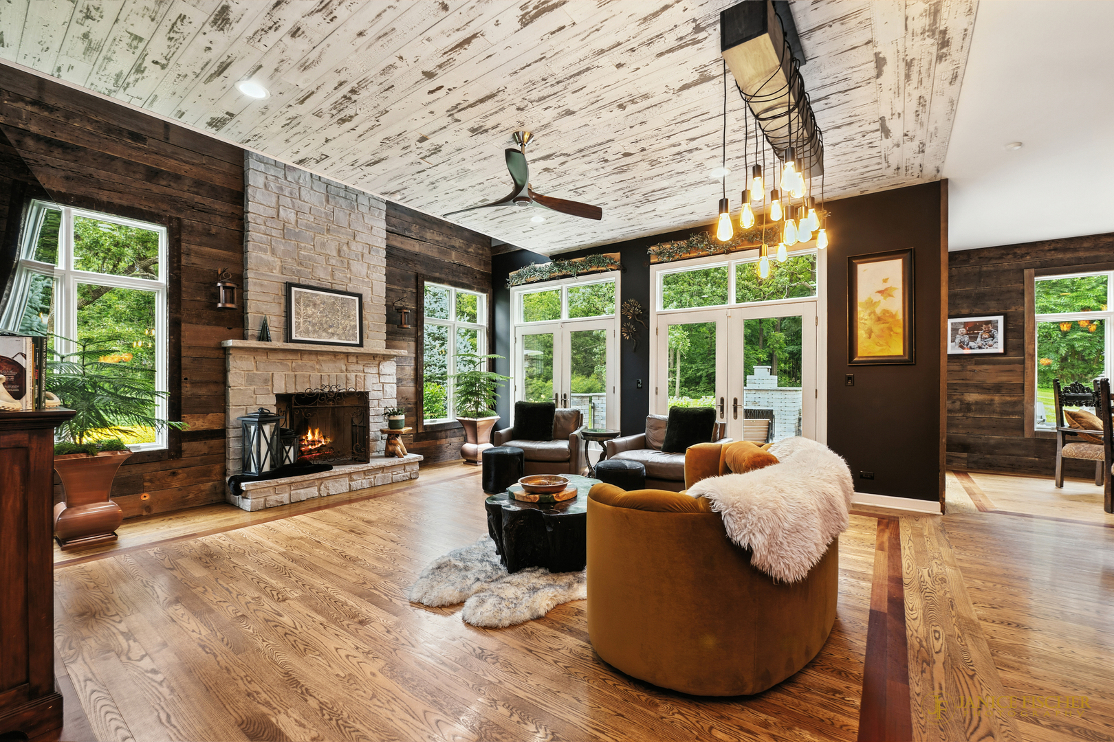 2600 Whiteoak Court