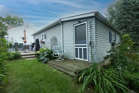 Tiny photo for 141 Johnson Avenue, Libertyville, IL 60048 (MLS # 12448539)