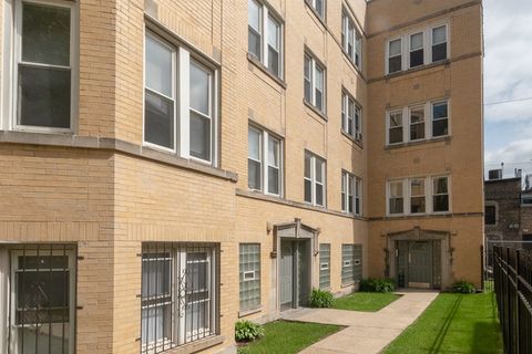 1933 W Crystal Street 2A Chicago IL 60622