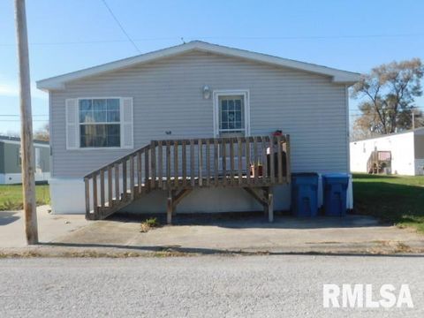 Photo of 120 W 7TH Street, Coal Valley, IL 61240 (MLS # QC4269363)