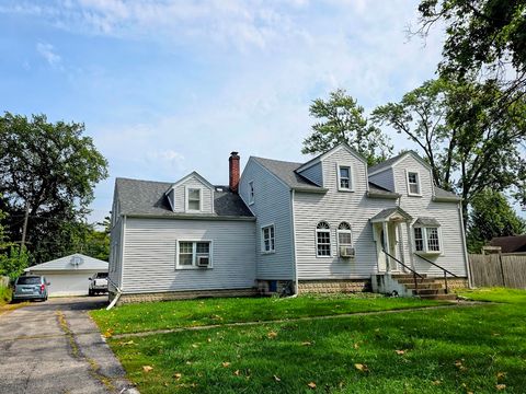 Tiny photo for 423 S Center Street, Bensenville, IL 60106 (MLS # 12469795)