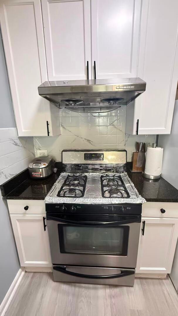 974 W 35th Place 508