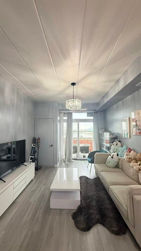 Tiny photo for 974 W 35th Place #508, Chicago, IL 60609 (MLS # 12723422)