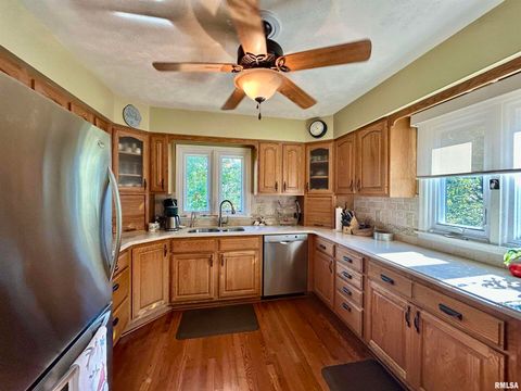 Tiny photo for 50 Hawthorn Hollow Road, Carbondale, IL 62903 (MLS # EB459959)